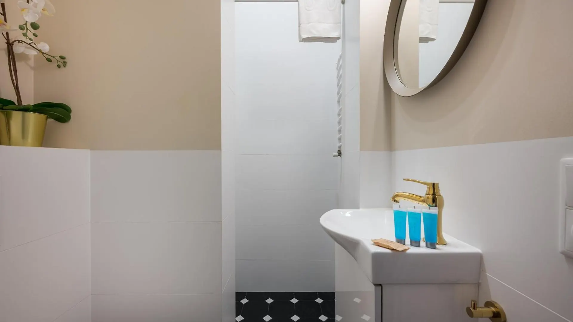 Ogrod Saski Apartment With Mezzanine Warsaw