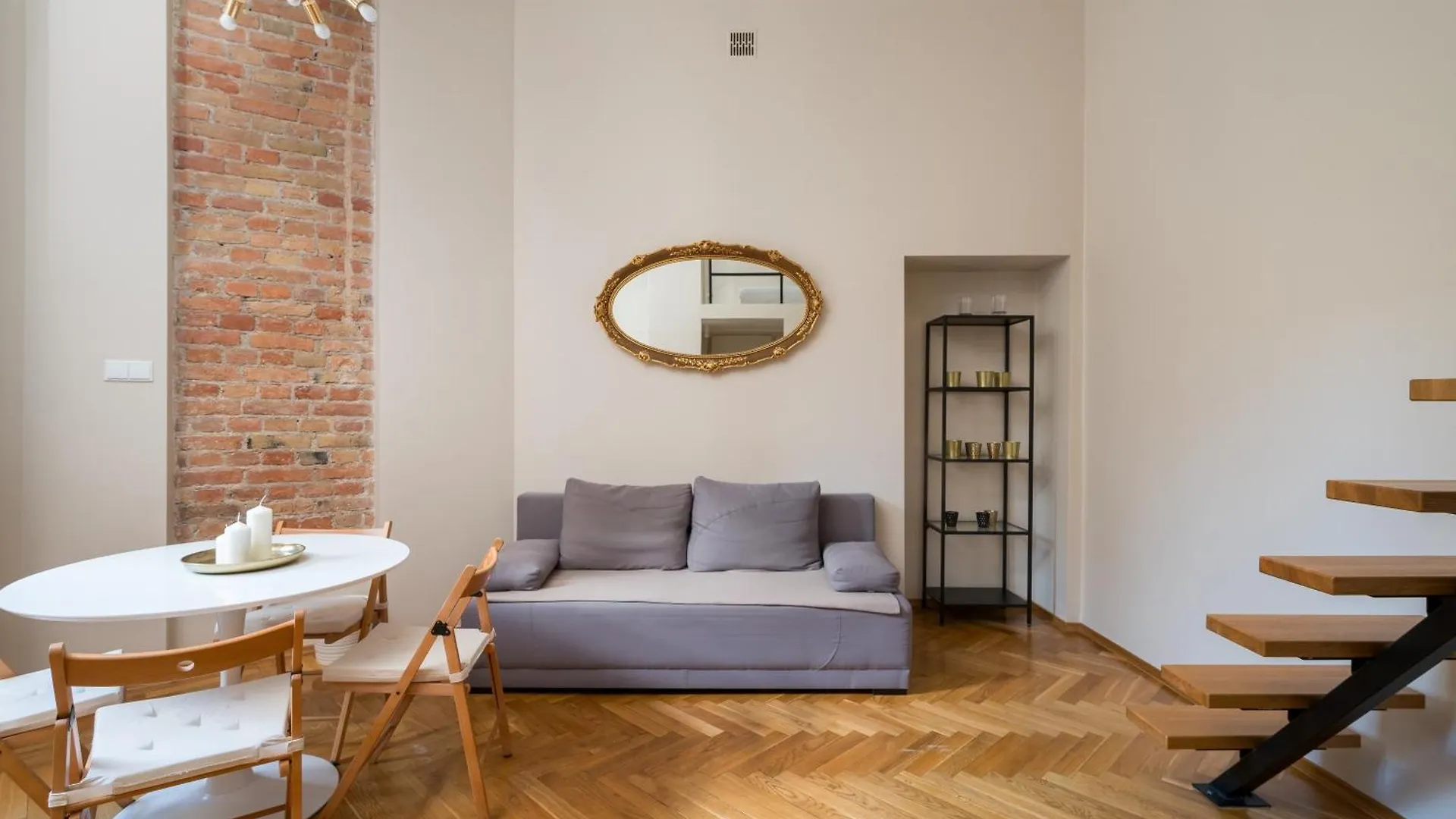 Ogrod Saski Apartment With Mezzanine Warsaw